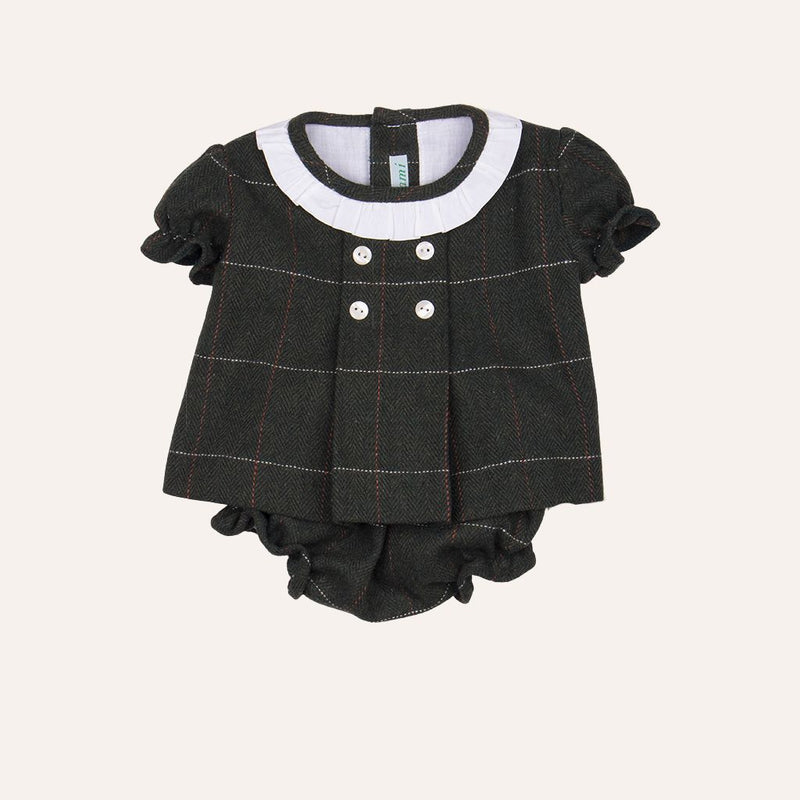 Jesusito tablón de paño con volante en el cuello