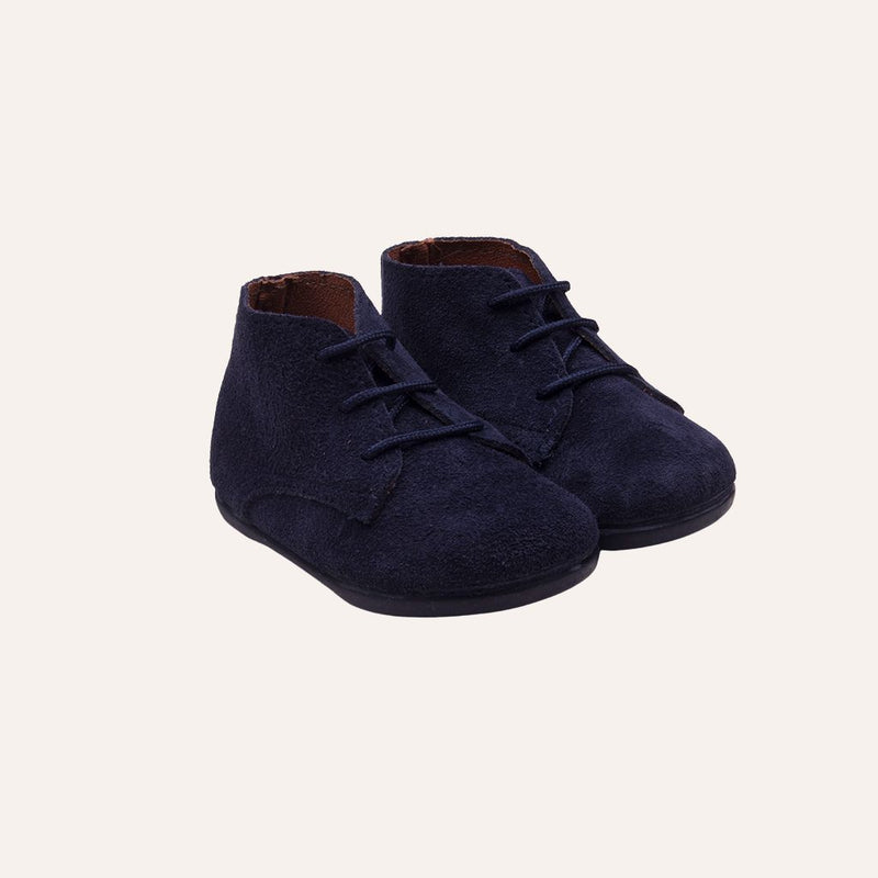 Bota serraje cordones respetuosa