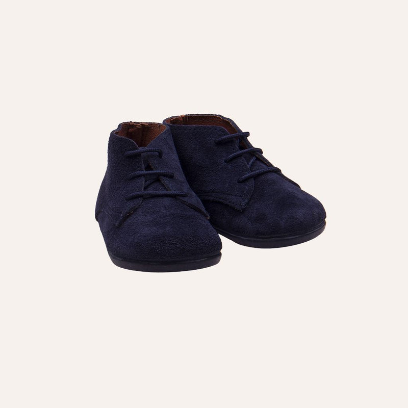 Bota serraje cordones respetuosa