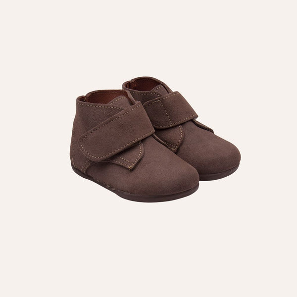 Bota serraje taupe respetuosa