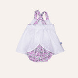 Jesusito batista flores rosadas tallos verdes