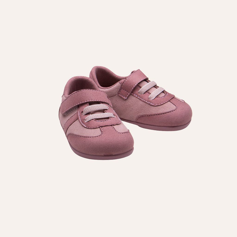 Zapatilla rosas respetuoso