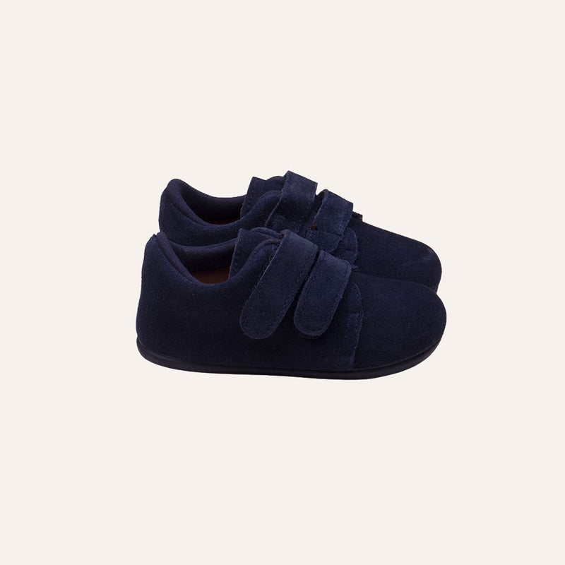 Zapato respetuoso dos velcros