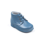 Bota preandante lisa con cordón