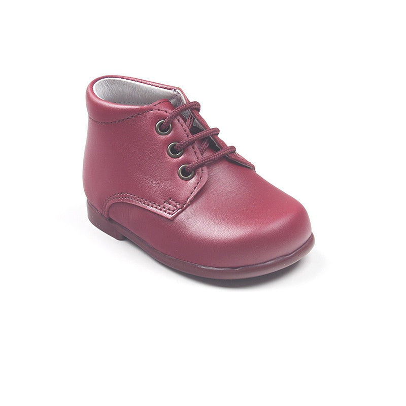 Bota preandante lisa con cordón